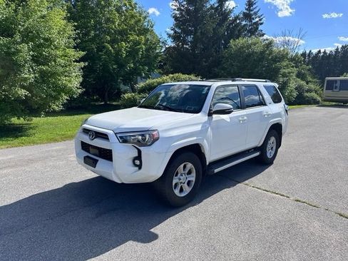 Used 2022 Toyota 4Runner SR5 Premium w/ Moonroof Package AWD/4WD image 7