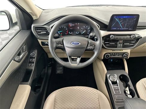 Used 2020 Ford Escape SE image 10
