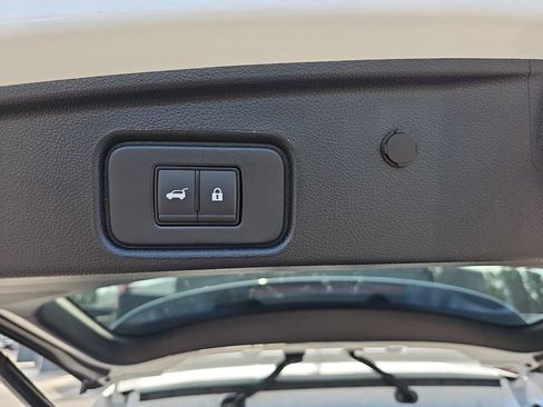 New 2026 Nissan Pathfinder Platinum FWD image 18