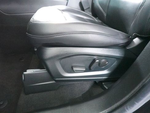 Used 2023 Ford Explorer XLT w/ Equipment Group 202A image 11