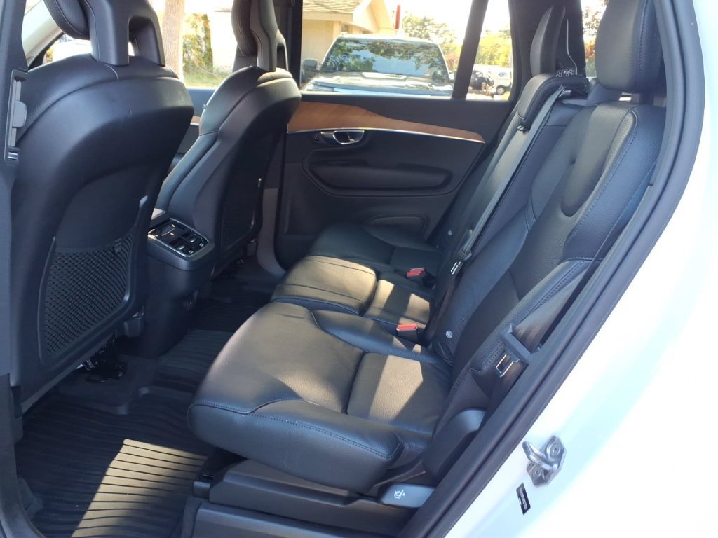 Used 2021 Volvo XC90 T6 Momentum w/ Protection Package Premier AWD/4WD image 16
