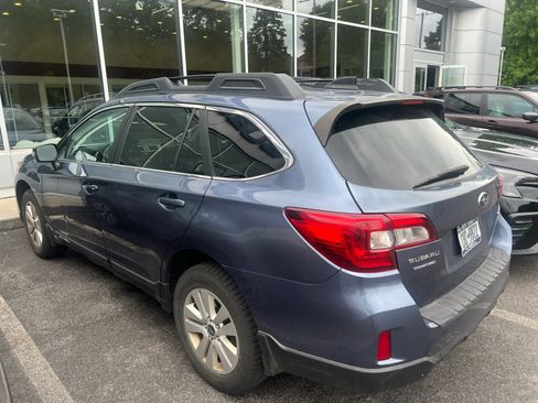 Used 2016 Subaru Outback 2.5i Premium AWD/4WD image 11