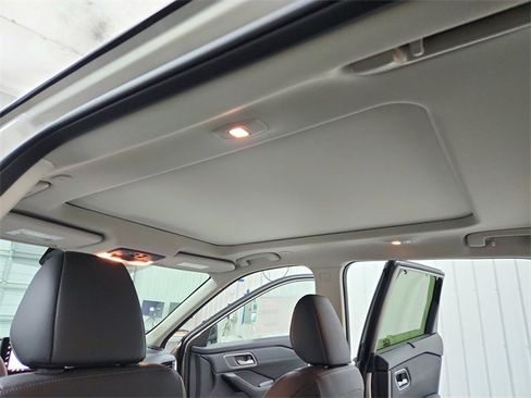 New 2026 Nissan Rogue Platinum image 23