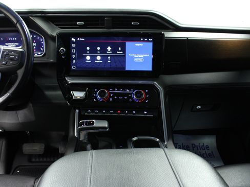 Used 2023 GMC Sierra 1500 Denali w/ Denali Reserve Package AWD/4WD image 18