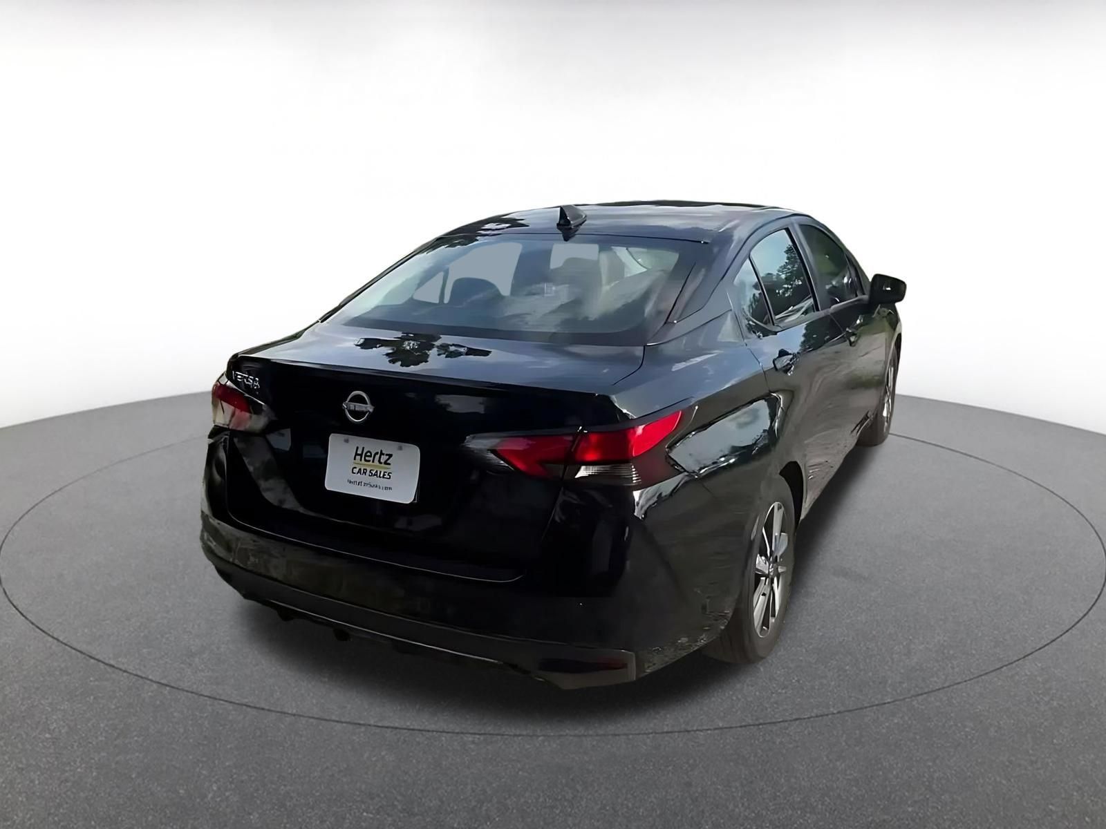 Used 2025 Nissan Versa SV FWD image 13