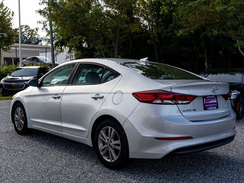 Used 2017 Hyundai Elantra SE FWD image 4