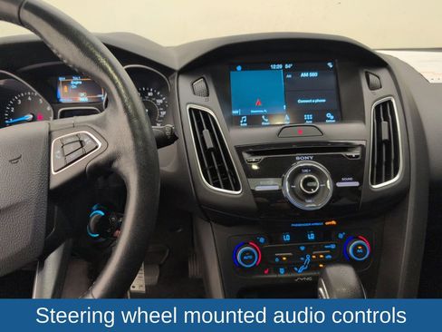 Used 2018 Ford Focus SEL w/ Cold Weather Package FWD image 17