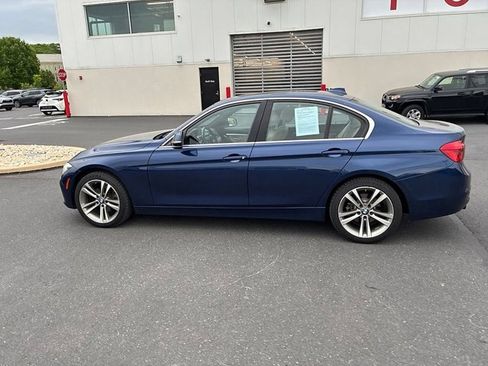 Used 2018 BMW 330i xDrive Sedan w/ Convenience Package AWD/4WD image 13
