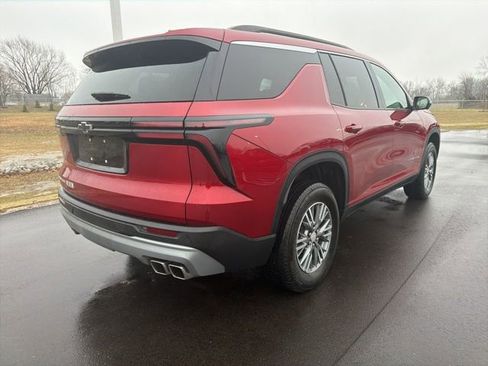 Used 2025 Chevrolet Traverse LT w/ Driver Confidence Package image 6