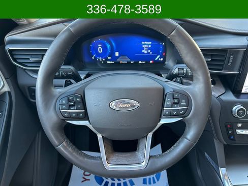 Certified 2020 Ford Explorer Platinum w/ Premium Technology Package image 14