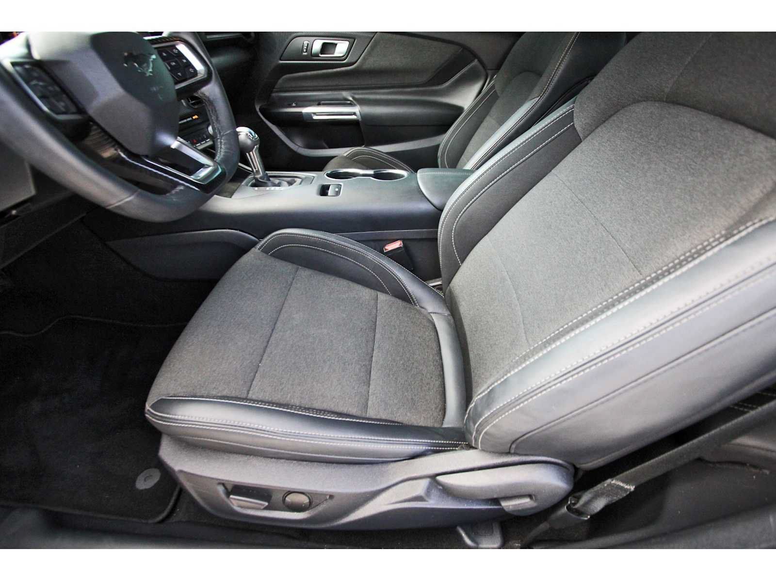 Used 2025 Ford Mustang Coupe RWD image 7