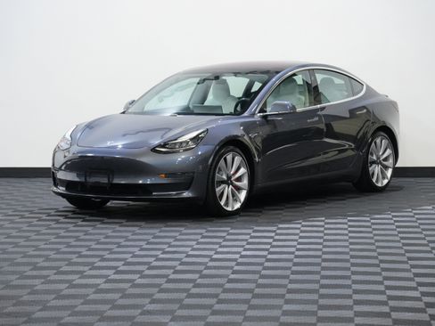 Used 2019 Tesla Model 3 Performance image 3