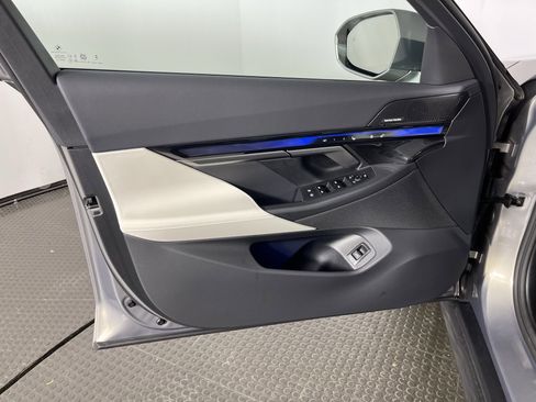 Certified 2025 BMW 540i xDrive image 8