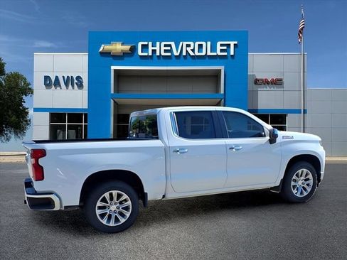 Used 2022 Chevrolet Silverado 1500 LTZ w/ LTZ Premium Package AWD/4WD image 3