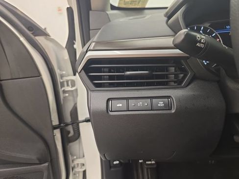 Used 2024 Nissan Altima 2.5 SV FWD image 31