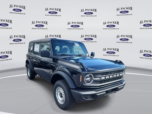 New 2025 Ford Bronco 4-Door image 7