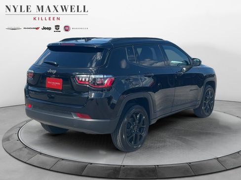 New 2026 Jeep Compass Latitude image 16