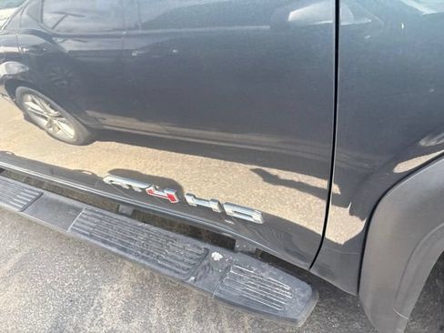 Used 2020 GMC Sierra 2500 AT4 w/ AT4 Premium Package AWD/4WD image 26