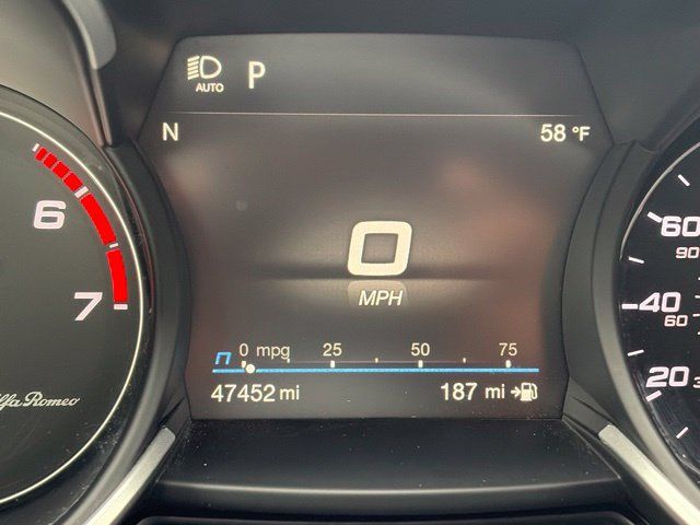 Used 2022 Alfa Romeo Stelvio Ti AWD/4WD image 28