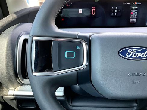 Used 2025 Ford Expedition Active RWD image 29