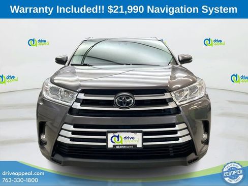 Used 2019 Toyota Highlander XLE image 2