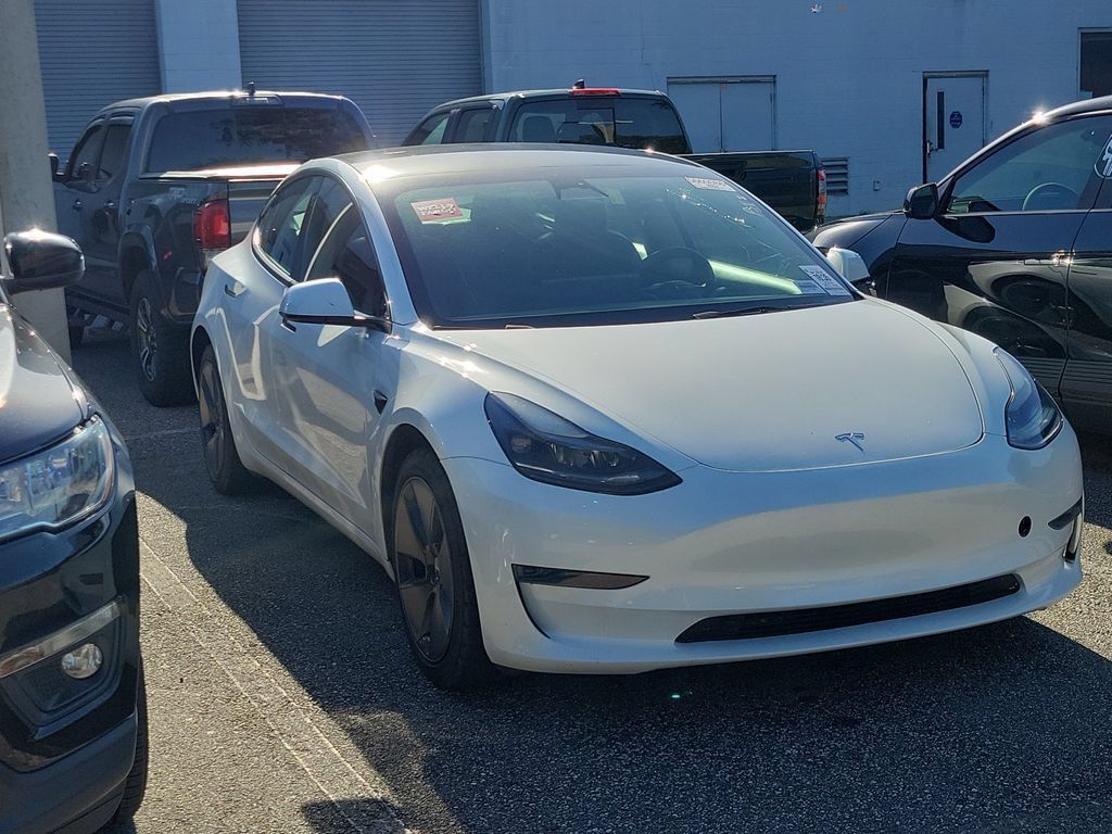 Used 2023 Tesla Model 3 Standard Range RWD image 2