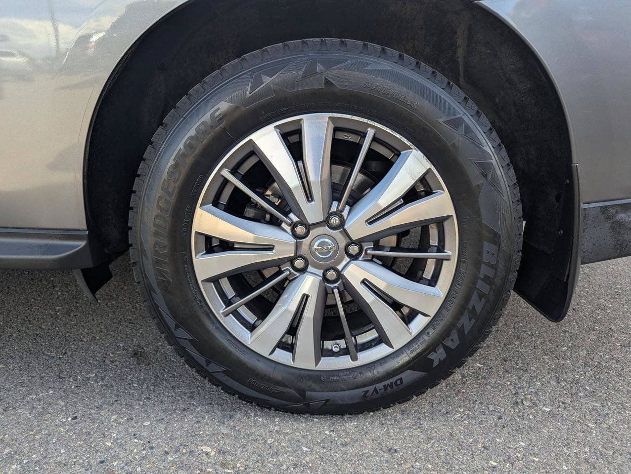 Used 2018 Nissan Pathfinder S AWD/4WD image 26