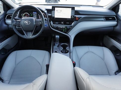 Used 2021 Toyota Camry SE w/ Audio Upgrade Package image 17