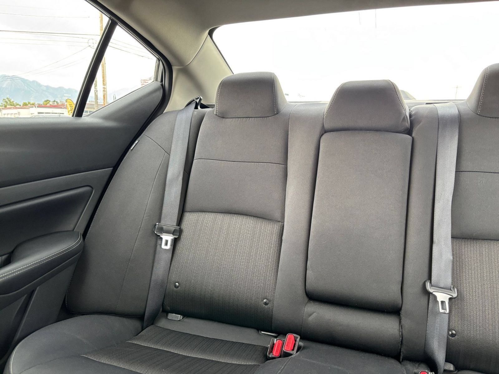 Used 2025 Nissan Altima 2.5 SV FWD image 39