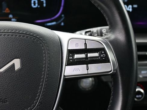 Used 2025 Kia Telluride S FWD image 21