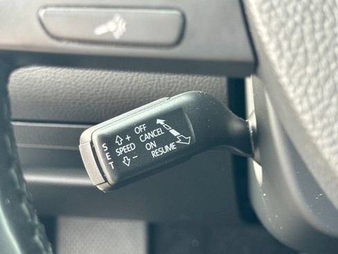 Used 2011 Volkswagen CC Lux FWD image 44