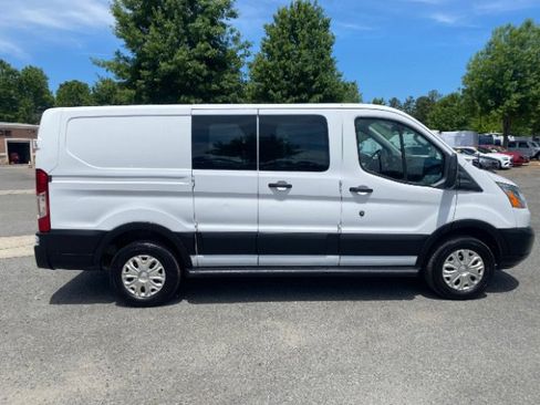 Used 2019 Ford Transit 250 130 Low Roof w/ Exterior Upgrade Package RWD image 4