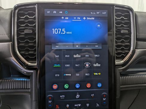 Used 2024 Ford Ranger Lariat w/ Trailer Tow Package image 19