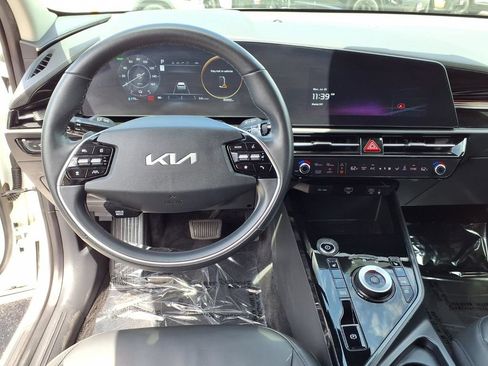 Used 2023 Kia Niro Wind FWD image 11