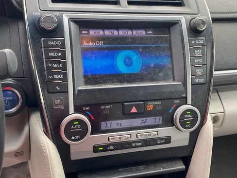 Used 2012 Toyota Camry XLE w/ Leather Pkg FWD image 7