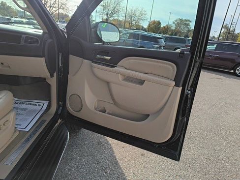 Used 2014 GMC Yukon Denali image 19