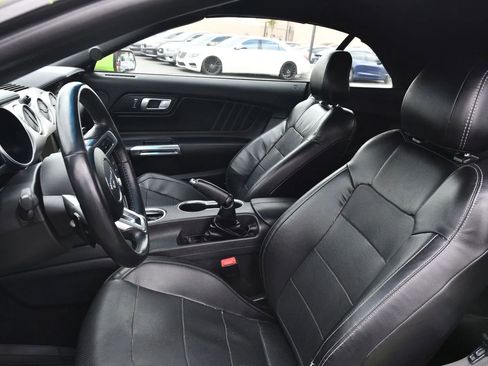 Used 2020 Ford Mustang Premium RWD image 9