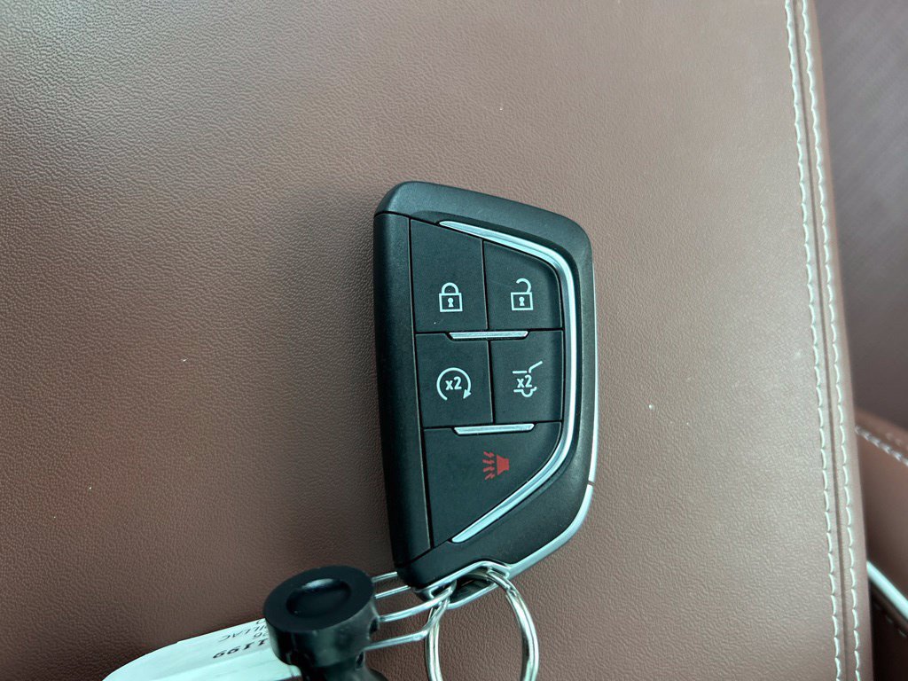 Used 2026 Cadillac Vistiq Platinum AWD/4WD image 40