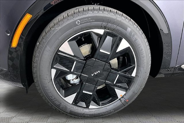 New 2026 Kia Sportage SX FWD image 13