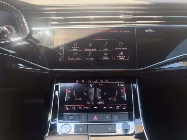 Used 2019 Audi Q8 Premium Plus w/ Premium Plus AWD/4WD image 13