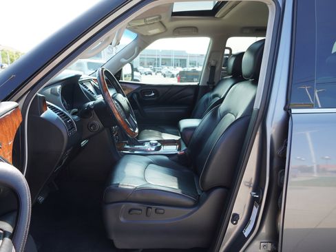 Used 2016 INFINITI QX80 4WD w/ Deluxe Technology Package image 21