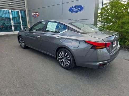 Used 2025 Nissan Altima 2.5 SV FWD image 9