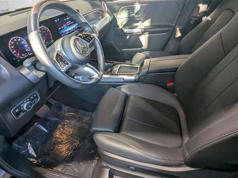 Used 2025 Mercedes-Benz GLB 250 image 14