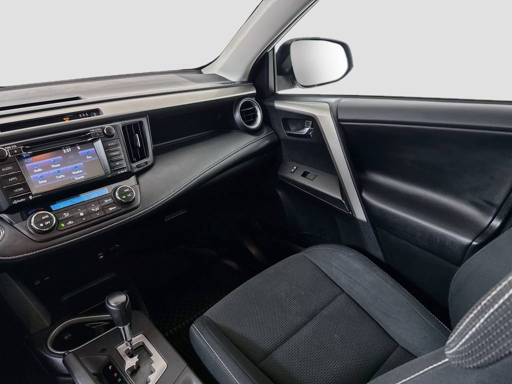 Used 2018 Toyota RAV4 XLE AWD/4WD image 23
