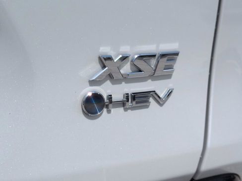 Used 2025 Toyota RAV4 XSE AWD/4WD image 16