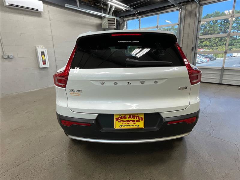 Used 2023 Volvo XC40 B5 Core AWD/4WD image 4