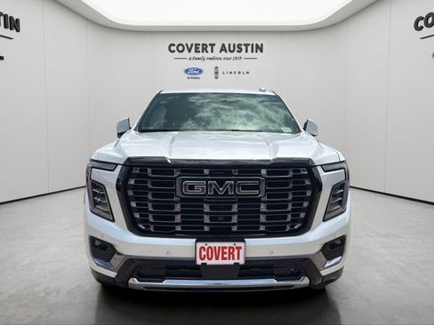 Used 2025 GMC Yukon Denali Ultimate AWD/4WD image 8