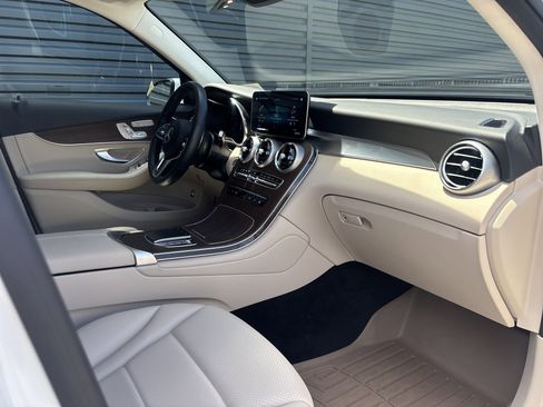 Used 2022 Mercedes-Benz GLC 300 4MATIC image 13