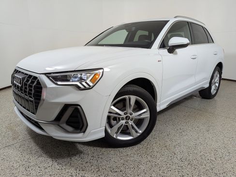 Certified 2024 Audi Q3 2.0T Premium w/ Convenience Package image 18