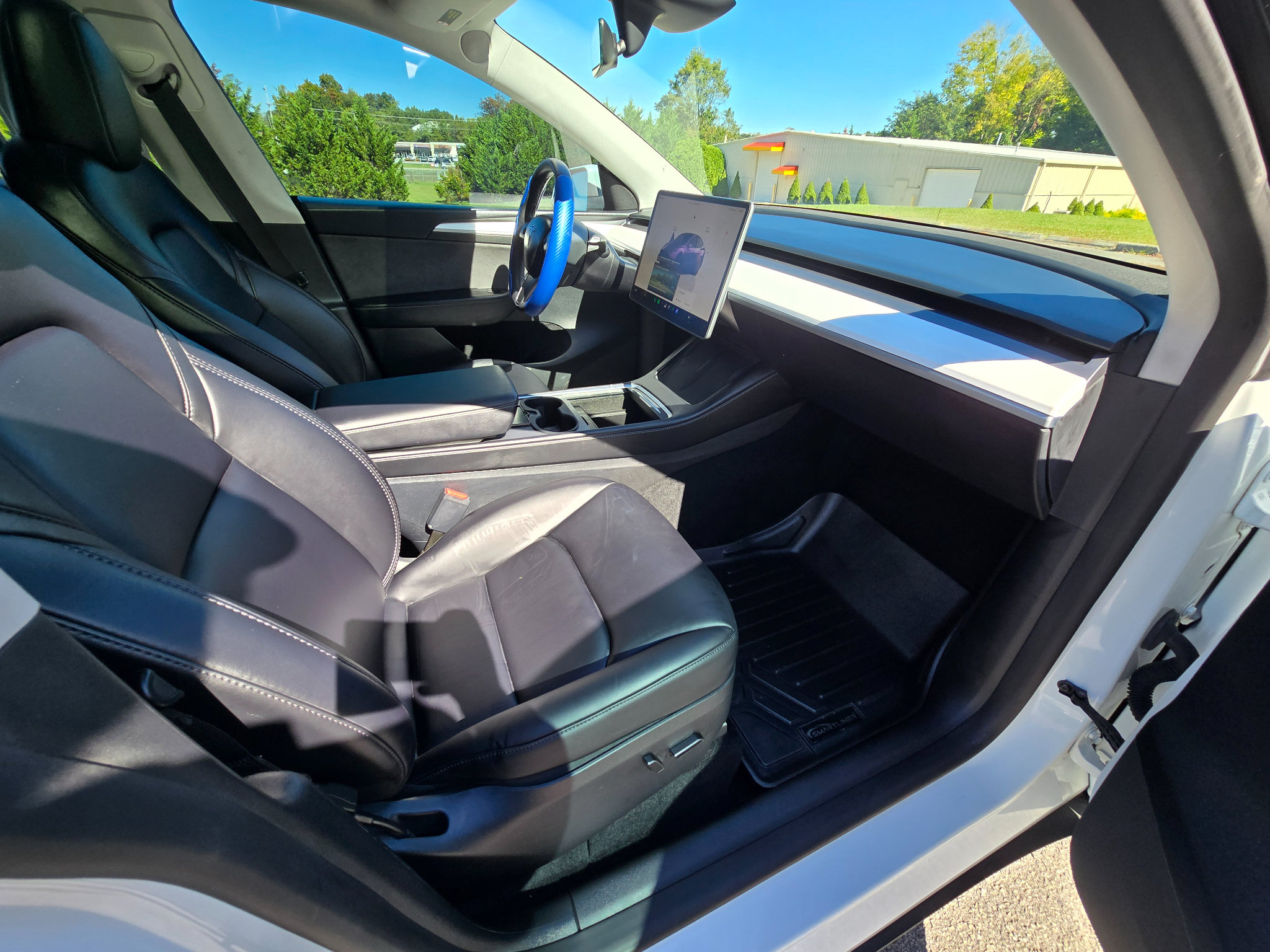 Used 2023 Tesla Model Y Performance AWD/4WD image 22